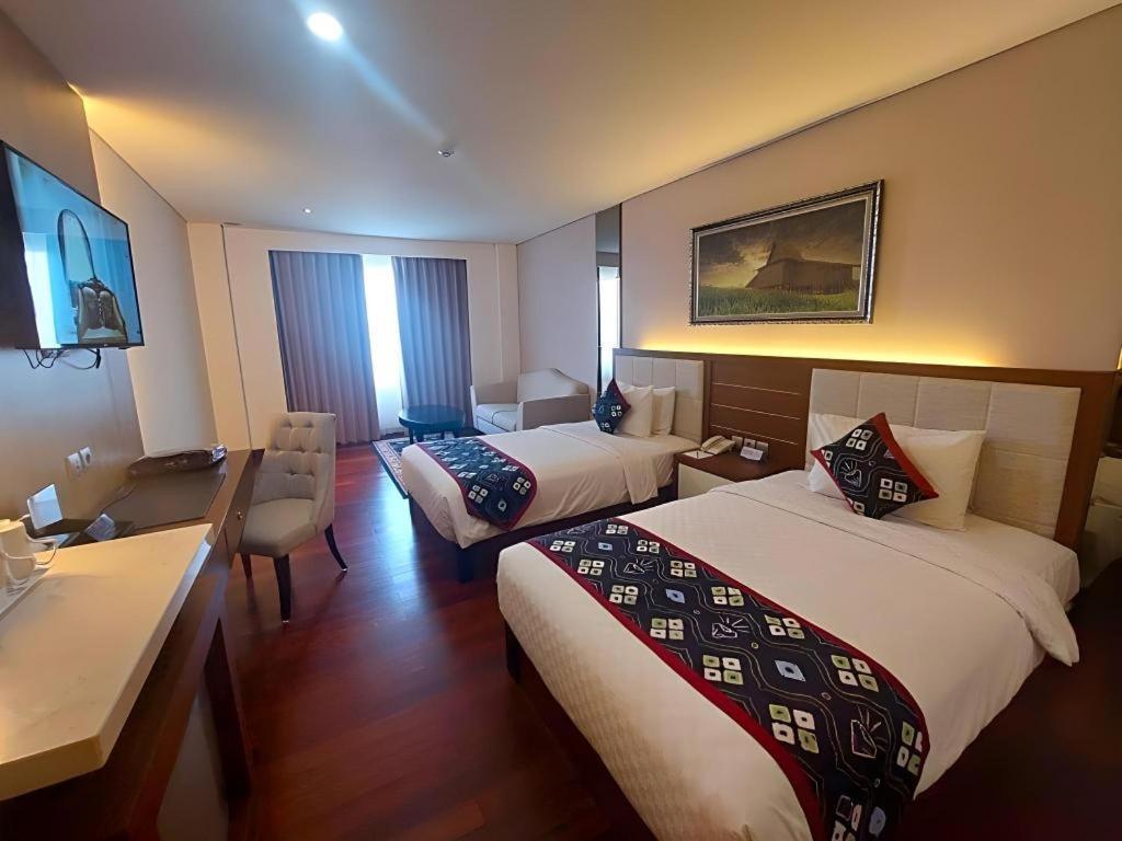 Grand Qin Hotel Banjarbaru Exteriör bild