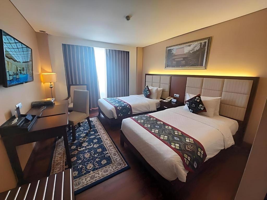 Grand Qin Hotel Banjarbaru Exteriör bild