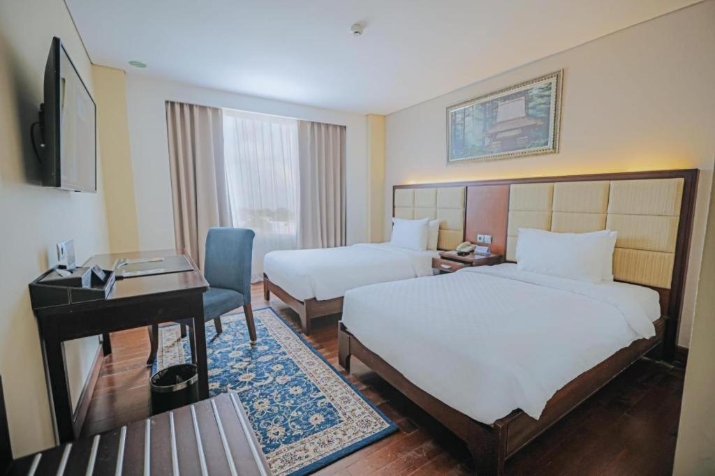 Grand Qin Hotel Banjarbaru Exteriör bild