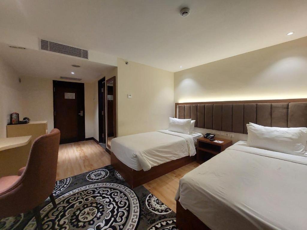 Grand Qin Hotel Banjarbaru Exteriör bild