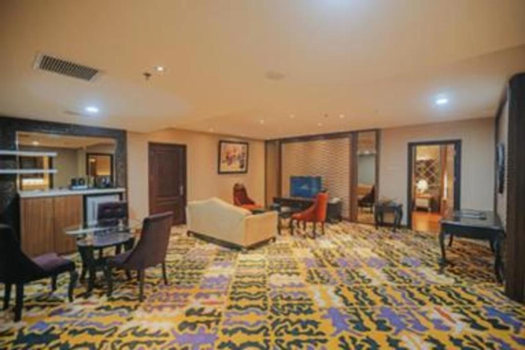 Grand Qin Hotel Banjarbaru Exteriör bild