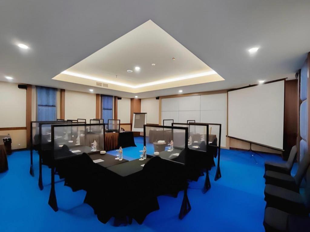 Grand Qin Hotel Banjarbaru Exteriör bild