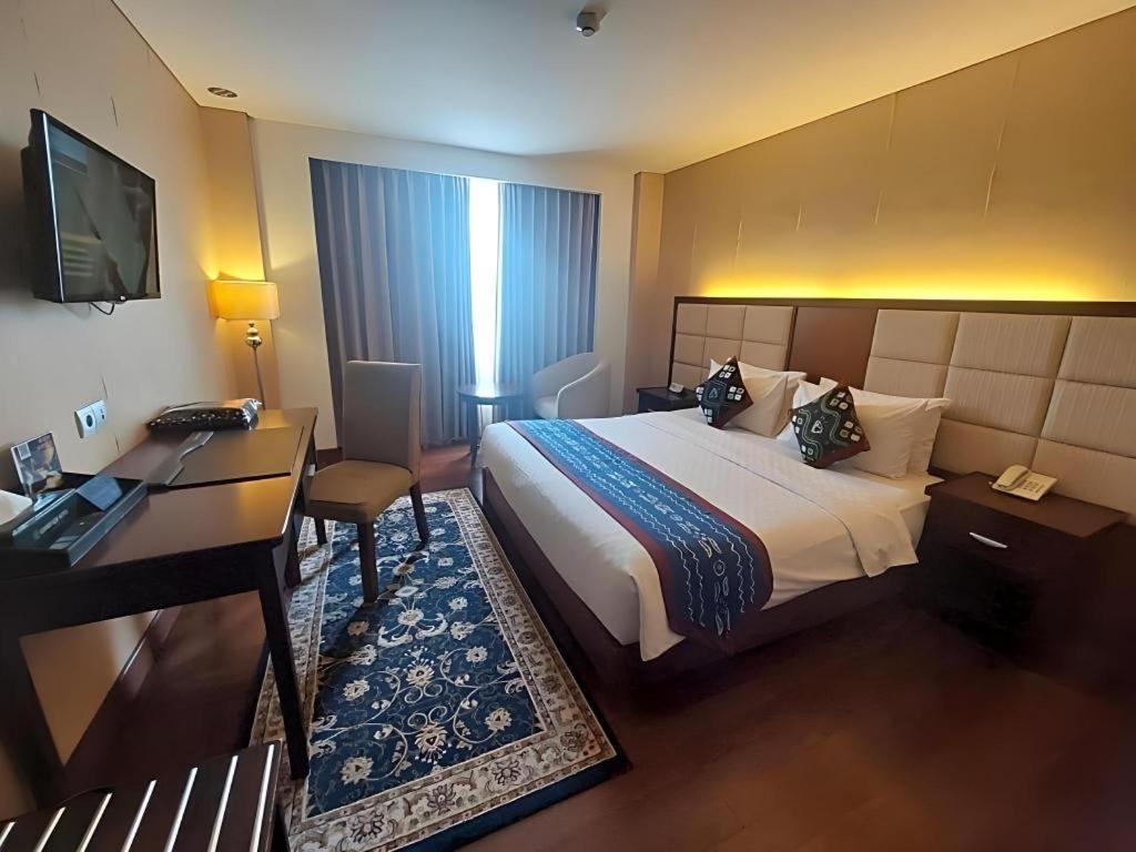Grand Qin Hotel Banjarbaru Exteriör bild