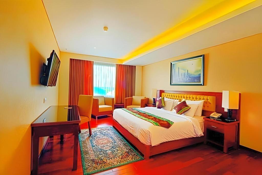Grand Qin Hotel Banjarbaru Exteriör bild